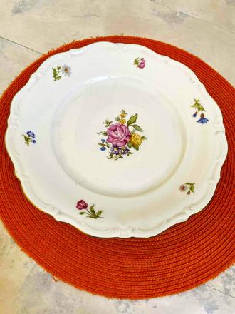 Starožitný porcelánový tanier,