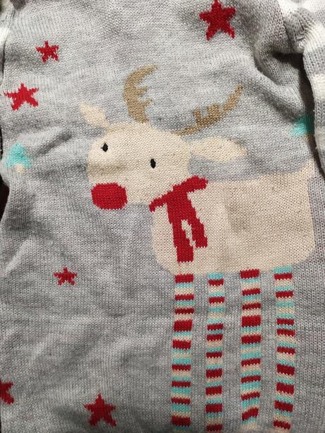 Predám krásny sveter so sobom, f&f,92