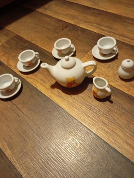 Piknikový košík s čajovou súpravou pre bábiky, 