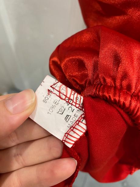 Červený krásny elegantný top, m