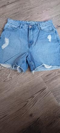 Šortky, 38