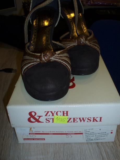 Spoločenská obuv na vysokom opätku, 25 eur, 39