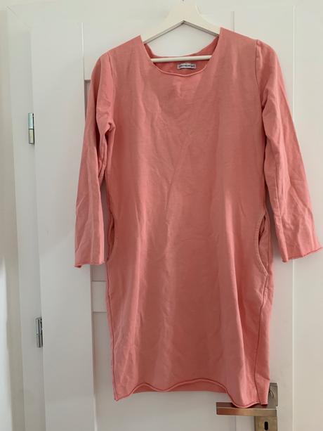 Teplakove saty s vreckami, 38