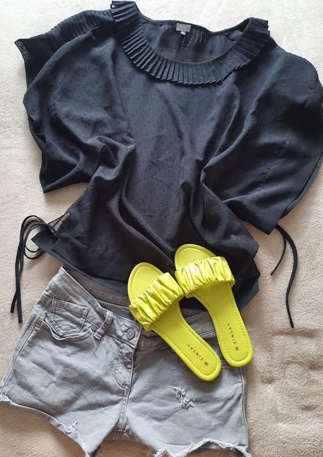 Krásna zaujímavá blúzka, 40