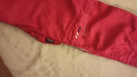 Kapsacove nohavice, 146