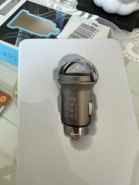 Usb adaptér do auta, 