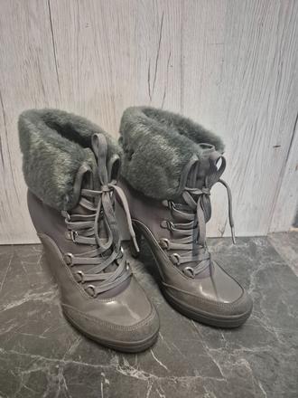 Kotnikove čižmy, guess,38