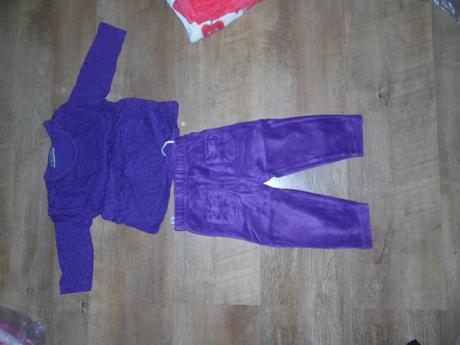 Fialkové legínky s tričkom, 80