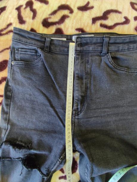 Cierne elasticke rifle berska, vlasna uprava., bershka,42