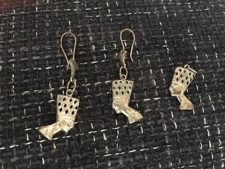 Náušnice a prívesok na retiazku, 