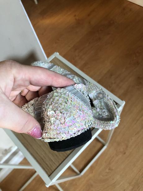 Kvalitne balerina s korálkami, 38