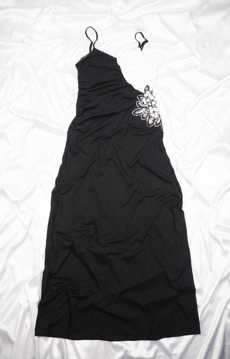 Kvalitné letné elegantné šaty, s