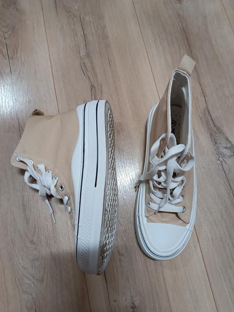 Členkové tenisky, 38