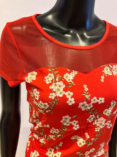 Dámske kvetované tričko červené melrose (36), s