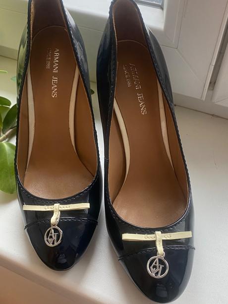 Lodičky tmavomodré lakované, armani,37