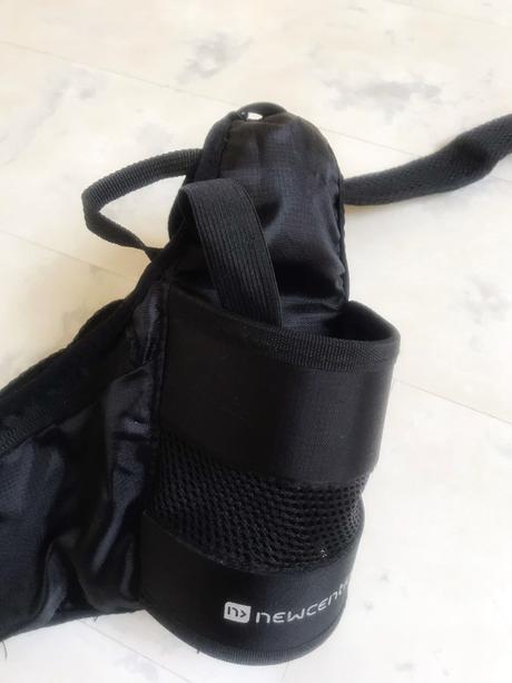 Bežecký opasok s kapsou a držiakom na fľašu,