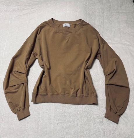 Oversize tenká mikina s nazberanými rukávmi,