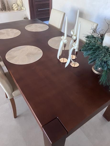 Jedálenský stôl masív, 