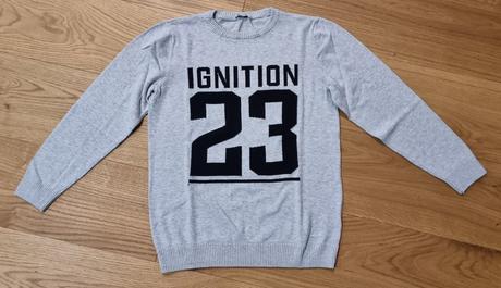 Pekný pulover s nápisom, takko,134