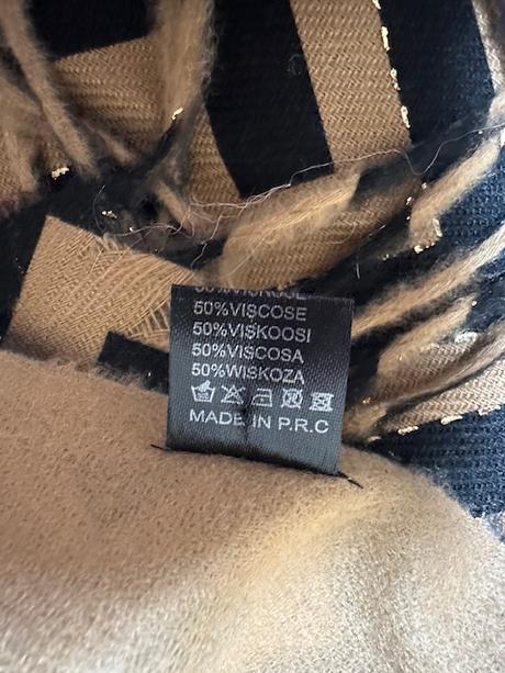 Vzorovaný šál so strapcami a viskózou,