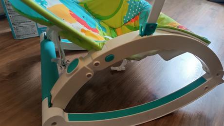 Vibračné kresielko a kolotoč fisher price, 