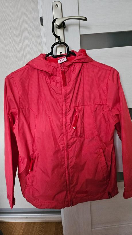 Bunda proti vetru, s.a.m.,134