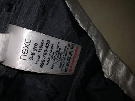 Strieborna bunda, next,116