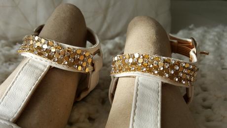 Biele sandalky so strasom, 23