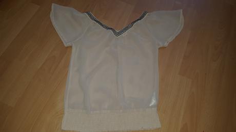 Jemná blúzka s korálikmi, camaieu,38