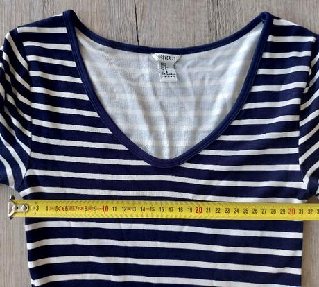 Pásikavé modrobiele šaty, s