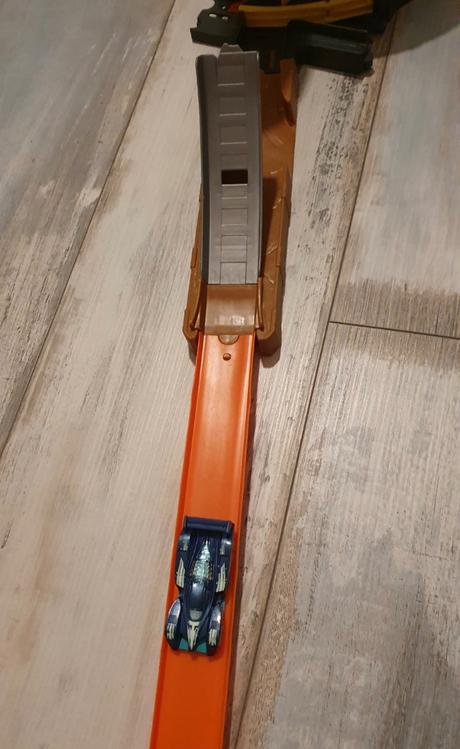 Hot wheels city zatoč s kobrou, 