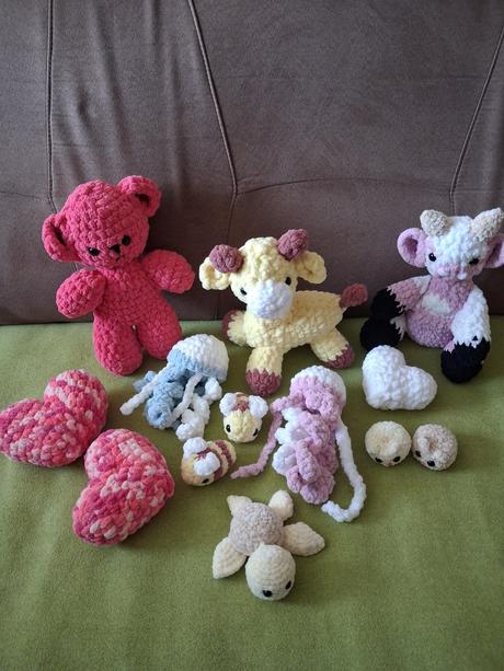 Ručne robené hačkované včielky, 