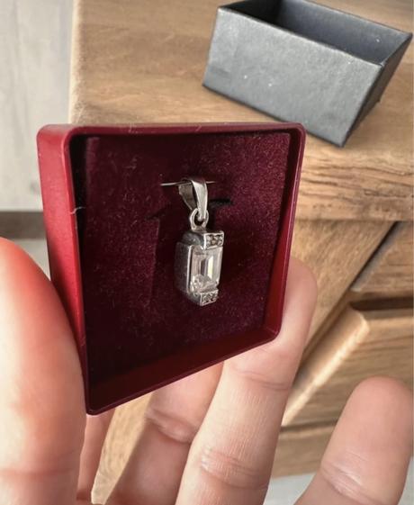 Krasny strieborny set s kristalmi, 