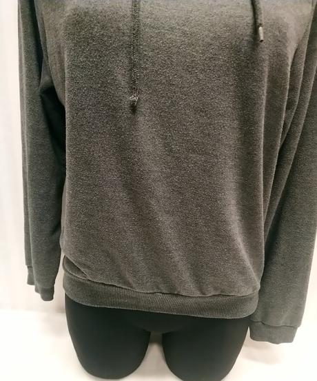 Tmavo sivá tenká mikina s kapucňou, blind date, s