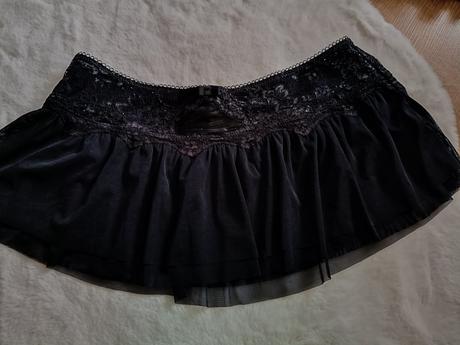 Spodné prádlo ku podvazkom, s