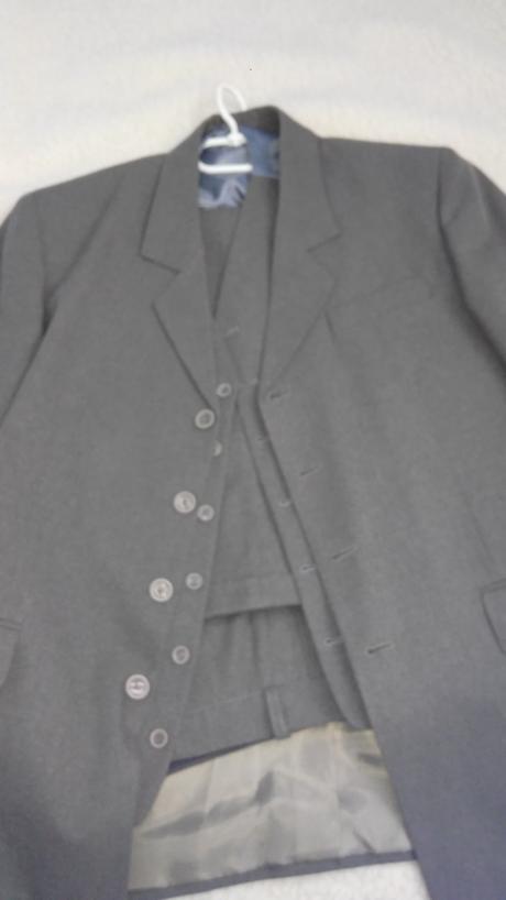 Znač. šedý 3komplet + nohavice, 46