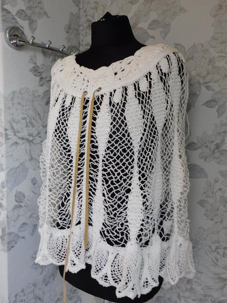 Kvalitne velmi pekne azurove pončo, 42