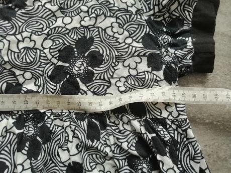 Čiernobiele viskózové šaty v152-158, 12-13r., 152