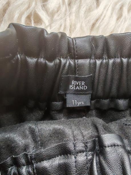 Koženkové kraťasy, river island,146