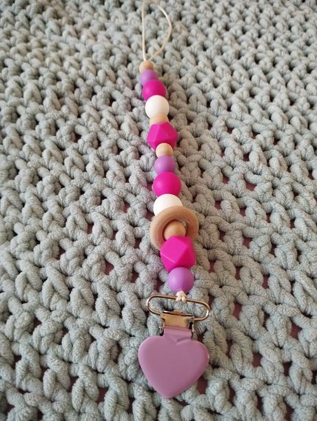 Šnúrka na cumlík, silikónove gorale,drevo, 