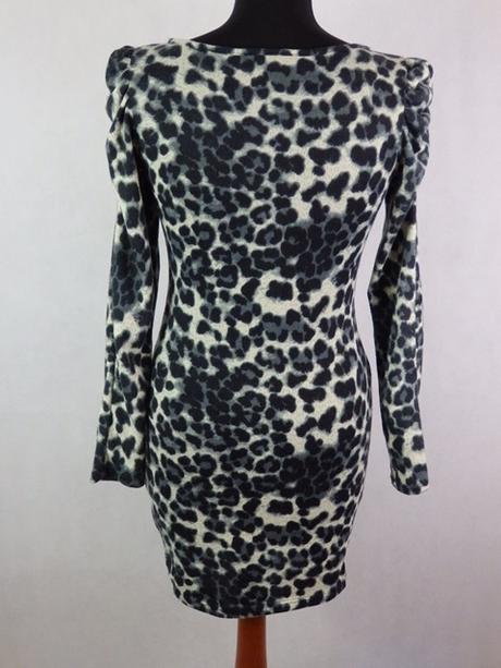 Kvalitné úpletové šaty, s