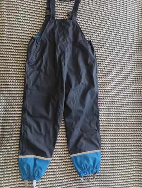 Nohavice do dažďa, 116