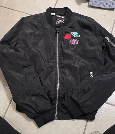 Chlapcenska zimna bombera, 158