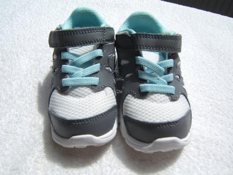 Ľahučké tenisky , nike,22