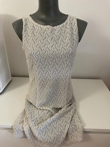 Dámske šaty s čipkou, m