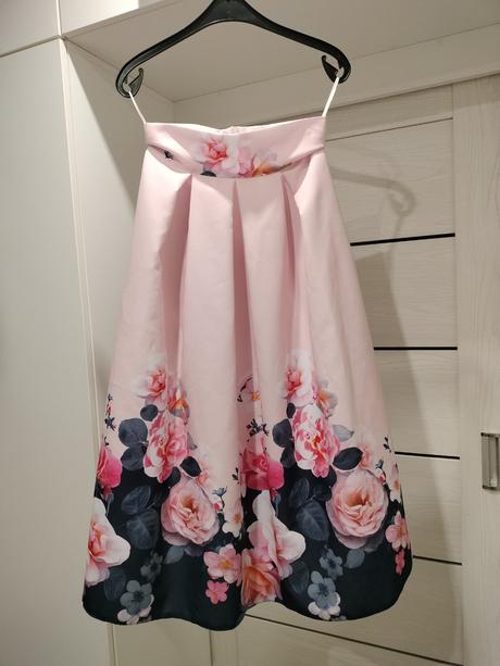 Áčková midi sukňa, 38