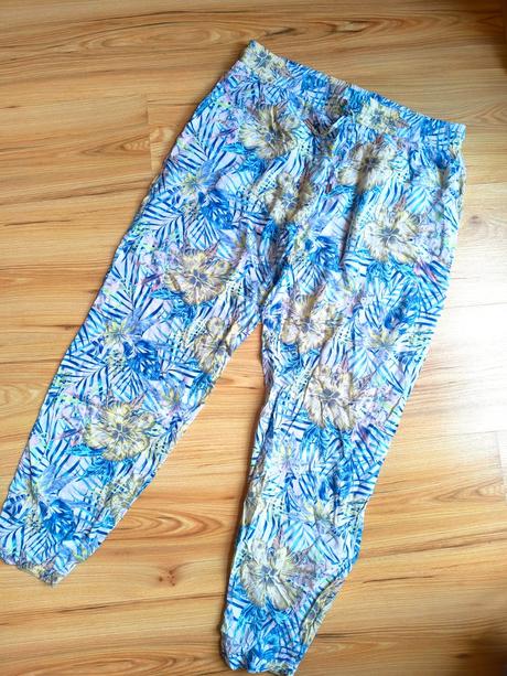 Voľné kvetované nohavice, amisu,m