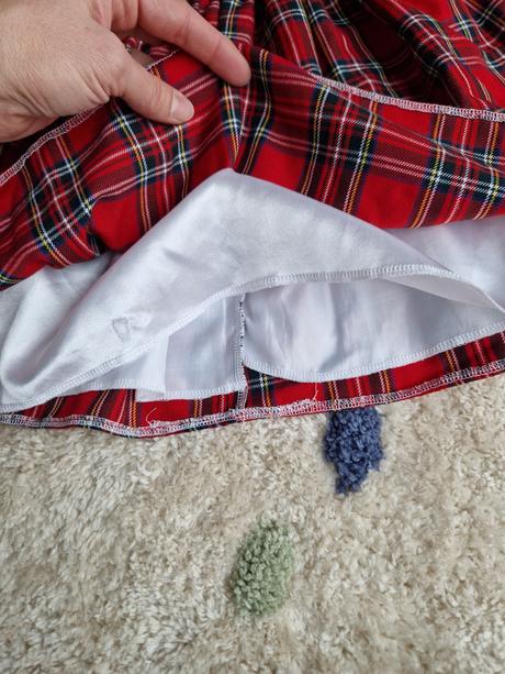 Vianočné kárované šaty, 86