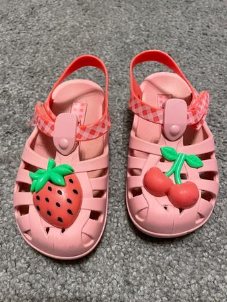 Sandálky do vody, 21