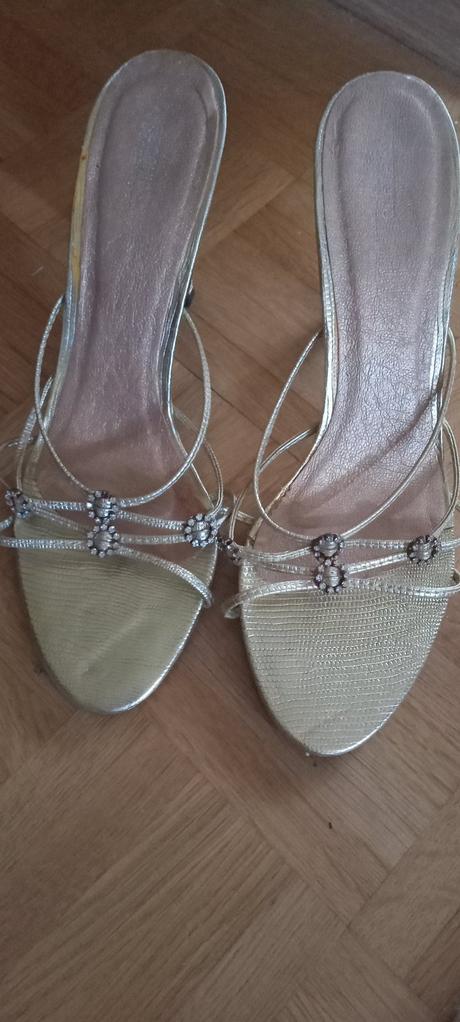 Rozprávkové sandálky, 39